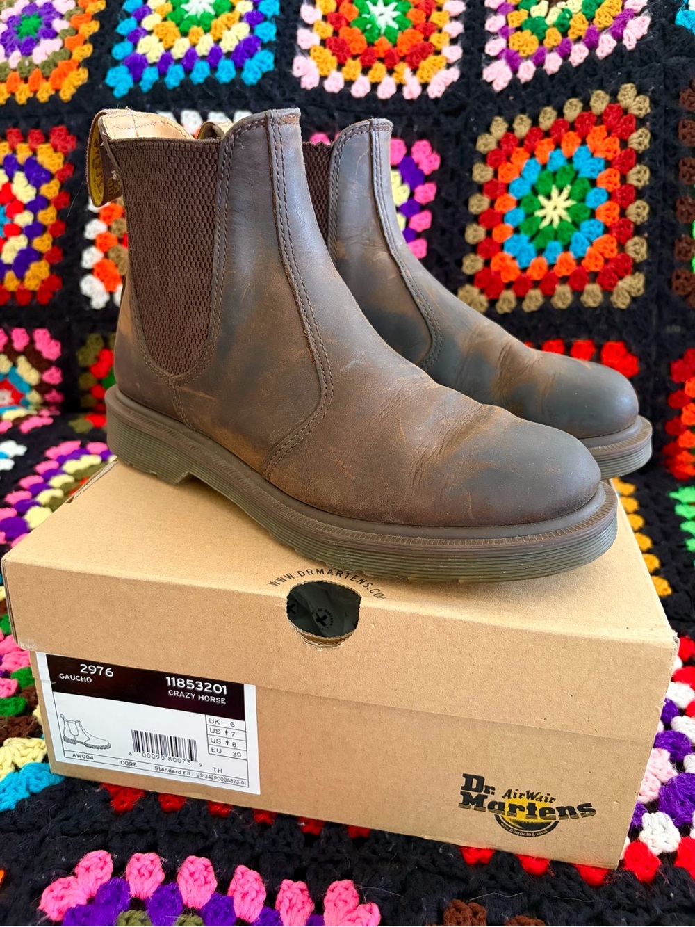 Dr. Martenโs Crazy Horse Leather Chelsea Boots Brown Womenโs 8 Menโs 7